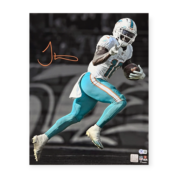 Tyreek Hill Miami Dolphins Autographed 16x20 Photo Beckett