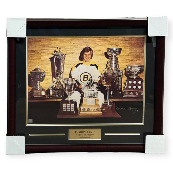 Bobby Orr Boston Bruins Autographed 16x20 Photo Framed to 23x27 Great North Road