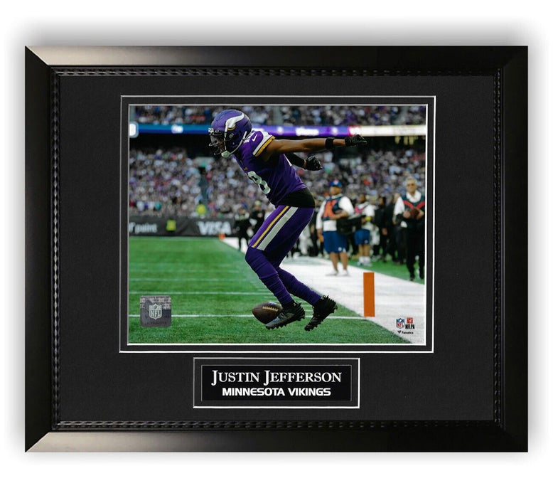 Justin Jefferson Unsigned Photograph Framed to 11x14