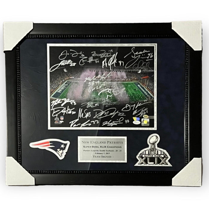 New England Patriots Super Bowl XLIX Team Autographed 11x14 Photo Framed to 16x20 JSA