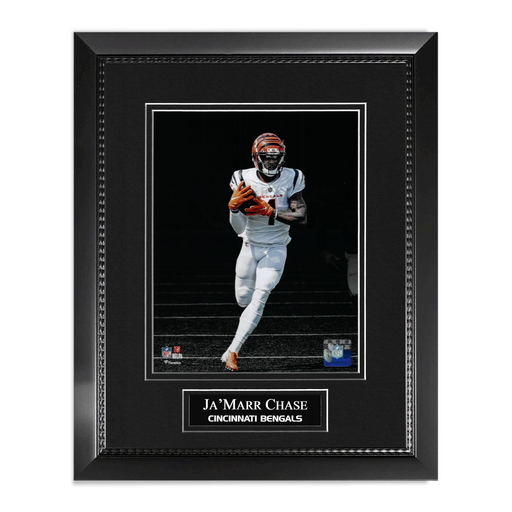 New York Giants NFL Helmet Shadowbox w/Saquon Barkley card