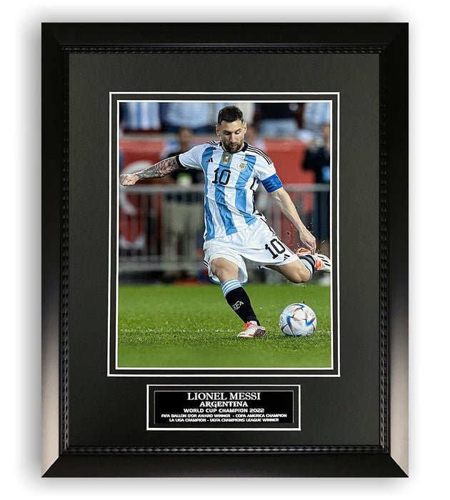 Lionel Messi Argentina World Cup Unsigned Photograph Framed to 11x14
