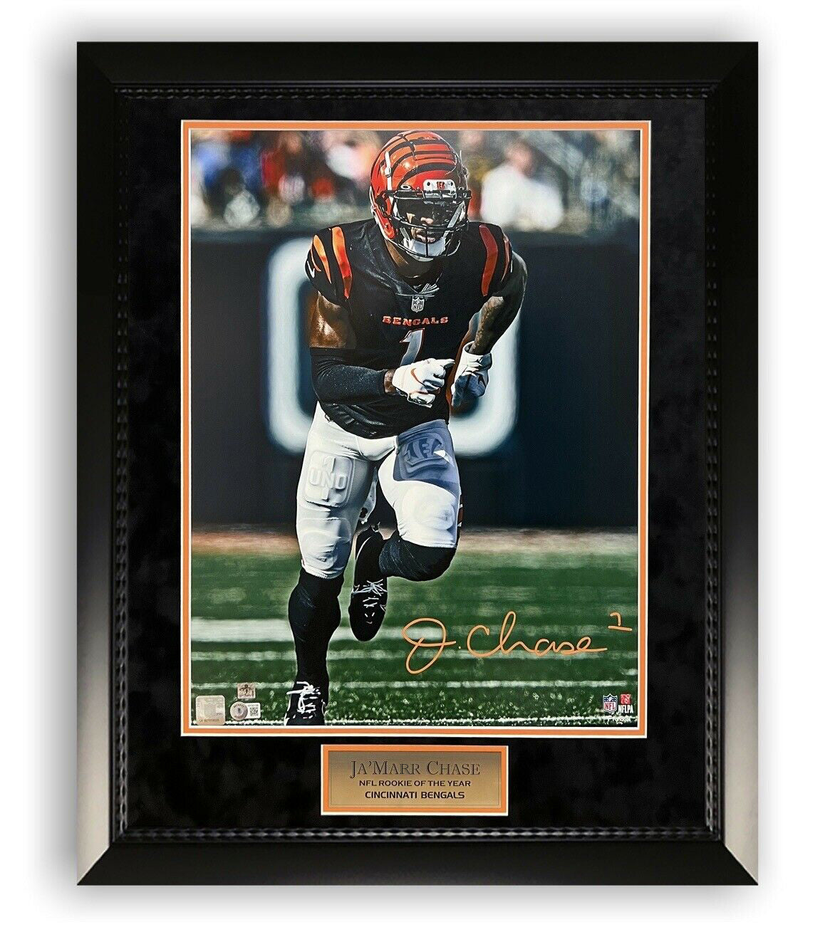 Ja'Marr Chase Signed Framed 16x20 Cincinnati Bengals White Jersey Phot –  Super Sports Center